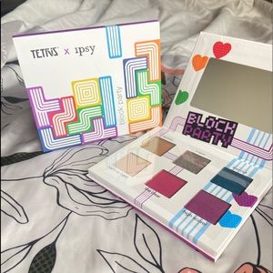 TETRIS™ X IPSY
Block Party Eyeshadow Palette